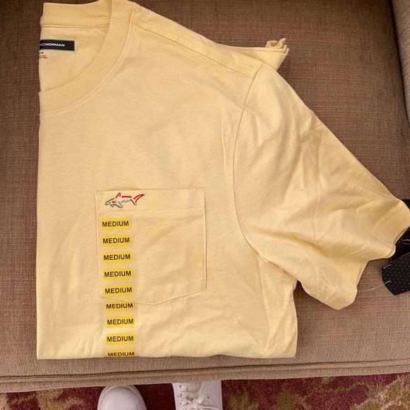 Mens Medium Tee NWT Yellow - Picture 4 of 4